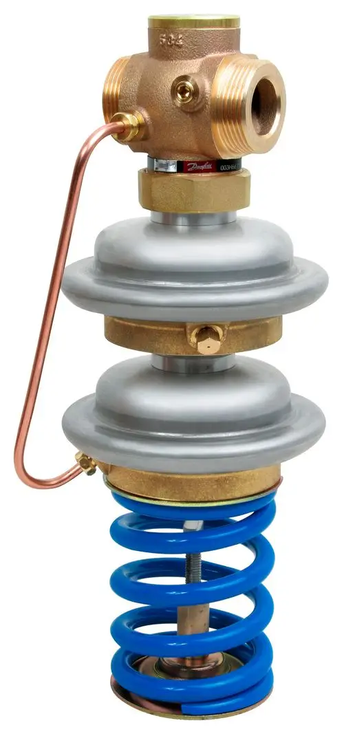 Sicherheitsventil von Danfoss, mit einem Metallgehäuse, Kupferrohr und einer blauen Feder. Es ist für Druckanwendungen ausgelegt.